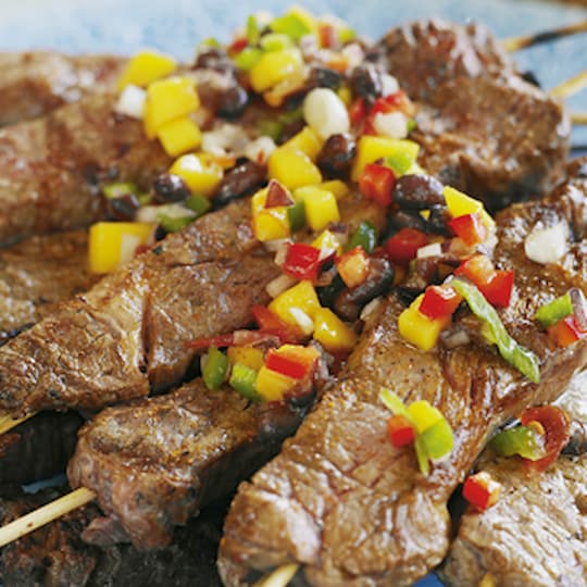 Grillad entrecote med mango- och bönsalsa